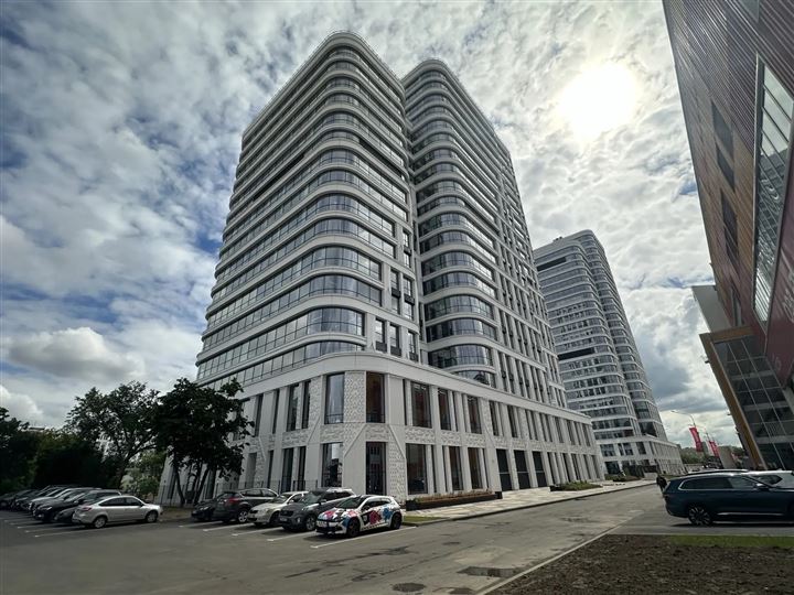 Лифтовые шахты и навесы общественного комплекса